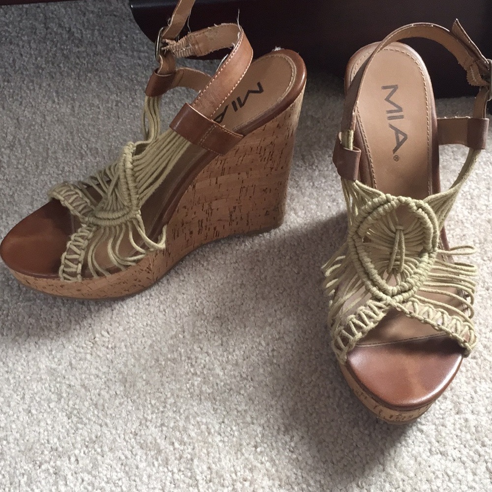 Mia wedge sandal